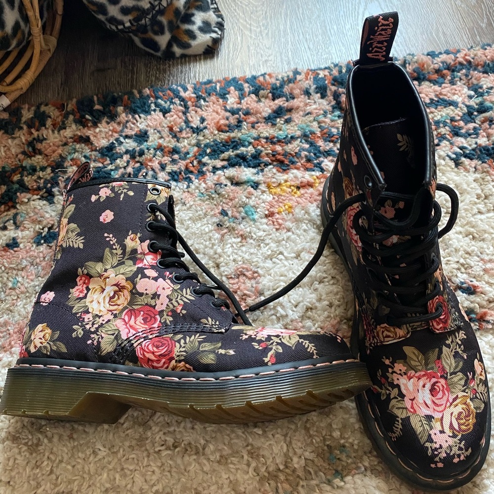Floral Dr. Marten Boots
